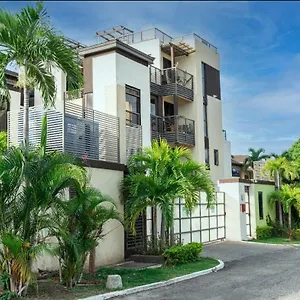 https://finest-accommodation-riches-manor-1-gladstone-drive-apt.hotelsochorios.net